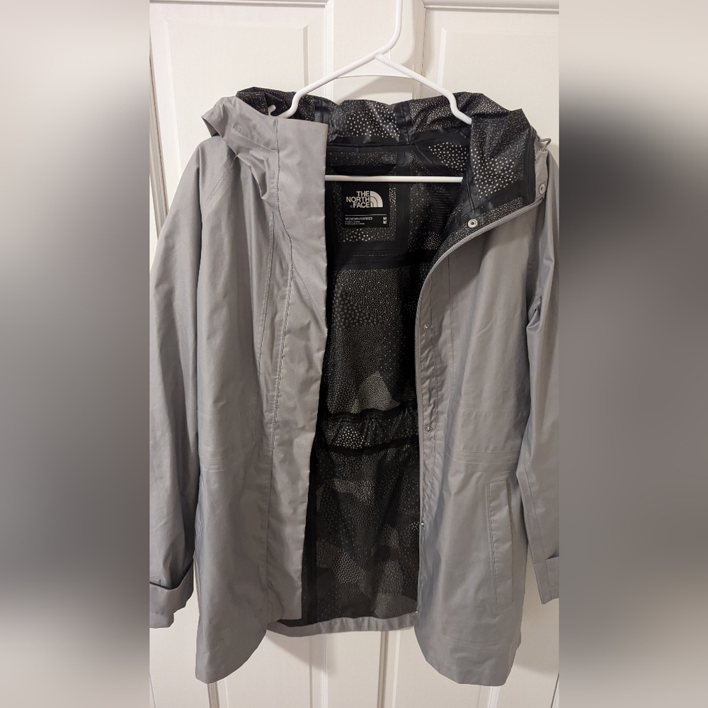 Northface women's raincoat sz M